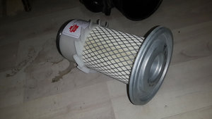 Этот фильтр единственный подошел по посадке в &quot;основную часть&quot;. Но металлический торец вклеен в фильтр. Отодрать не получается без разрушения обоймы фильтра. (2033 просмотра) <a class='original' href='./download/file.php?id=94137&mode=view' target=_blank>Загрузить оригинал (61.61 КБ)</a>