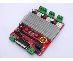 постоянно горящий светодиод оси обведен желтым. (4285 просмотров) <a class='original' href='./download/file.php?id=94535&mode=view' target=_blank>Загрузить оригинал (78.67 КБ)</a>