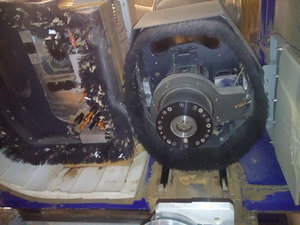 Главный електрошпиндель.Слева сверла (привод от пневматики) (6355 просмотров) <a class='original' href='./download/file.php?id=96091&mode=view' target=_blank>Загрузить оригинал (3.2 МБ)</a>