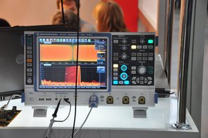 обалденный осцилограф.JPG (15518 просмотров) <a class='original' href='./download/file.php?id=963&mode=view' target=_blank>Загрузить оригинал (275.53 КБ)</a>