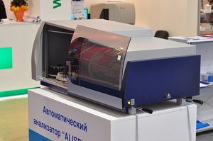 робот для работы с расстворами.jpg (12008 просмотров) <a class='original' href='./download/file.php?id=981&mode=view' target=_blank>Загрузить оригинал (267.4 КБ)</a>