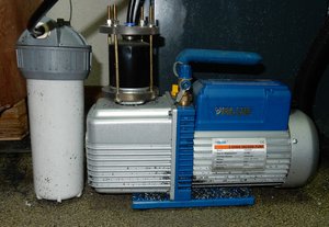 Вакуум-насос с фильтром.jpg (3598 просмотров) <a class='original' href='./download/file.php?id=98293&mode=view' target=_blank>Загрузить оригинал (450.09 КБ)</a>