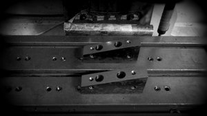 устанавливаем и закрепляем болтами (1911 просмотров) <a class='original' href='./download/file.php?id=9842&mode=view' target=_blank>Загрузить оригинал (146.85 КБ)</a>