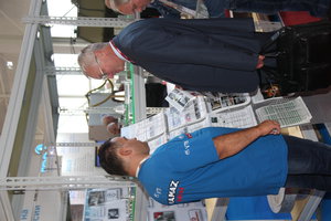 Я на выставке АРМИЯ-2016 в &quot;трофейной&quot; футболке. Отличительная черта &quot;трофея&quot;: логотипы вышиты, а не &quot;трафаречены&quot; (5258 просмотров) <a class='original' href='./download/file.php?id=99199&mode=view' target=_blank>Загрузить оригинал (6.21 МБ)</a>